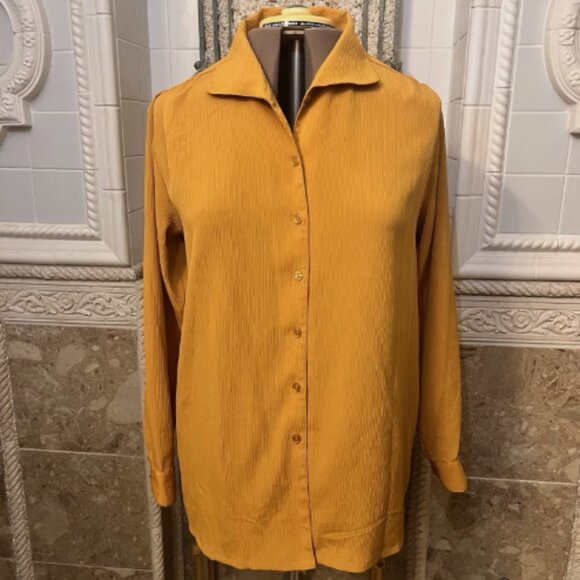 KATHIE LEE. Size 12. Mustard Color. Long Sleeve. Textured Poly Blouse. B5 - Picture 2 of 7